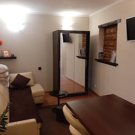 Z Prywatnym Ogrodkiem Centrum Jelenia Gora Dış mekan fotoğraf