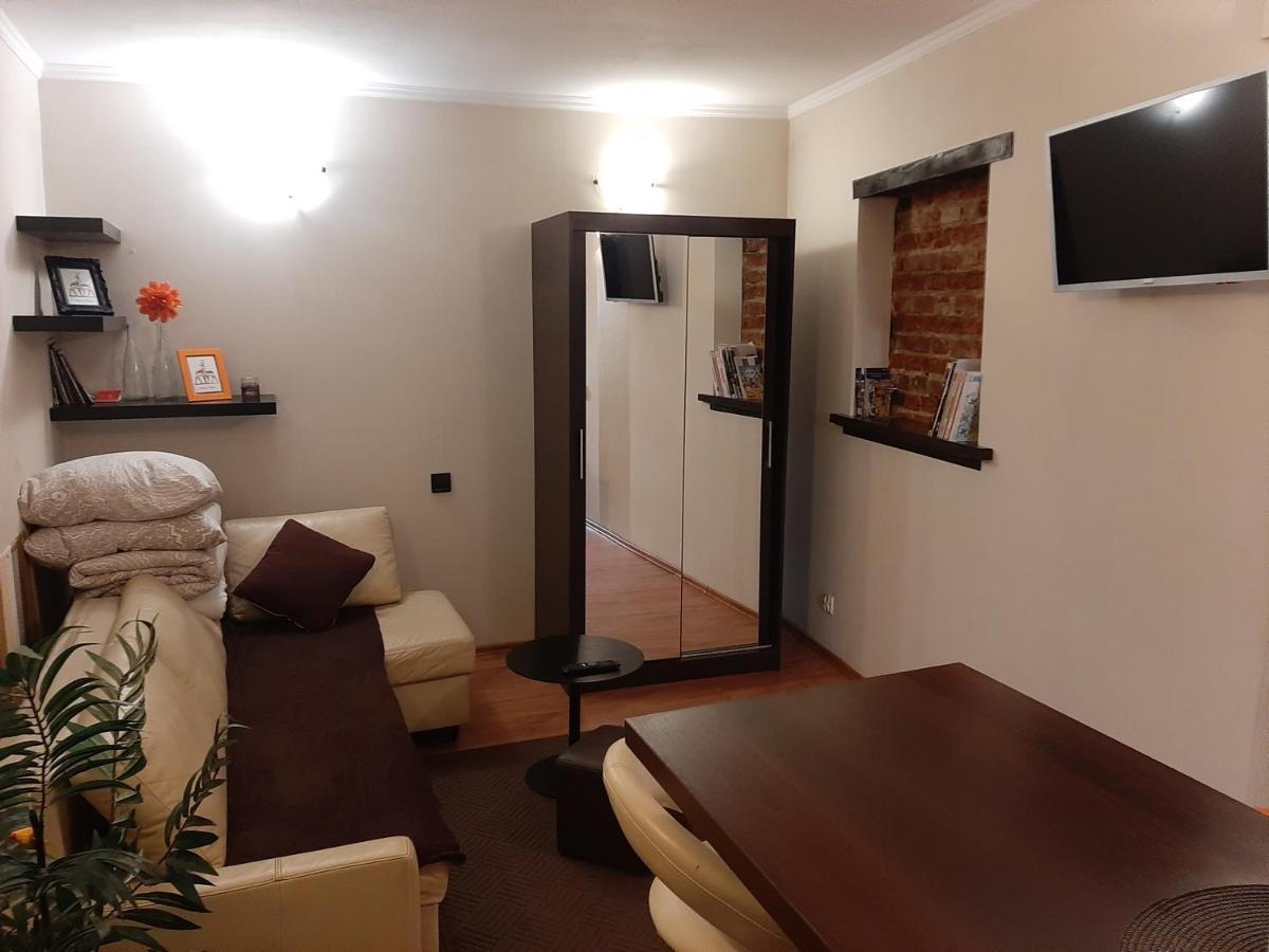 Z Prywatnym Ogrodkiem Centrum Jelenia Gora Dış mekan fotoğraf